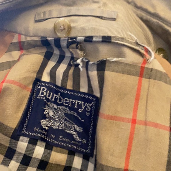 COPY - Burberry  trench coat - Picture 4 of 4